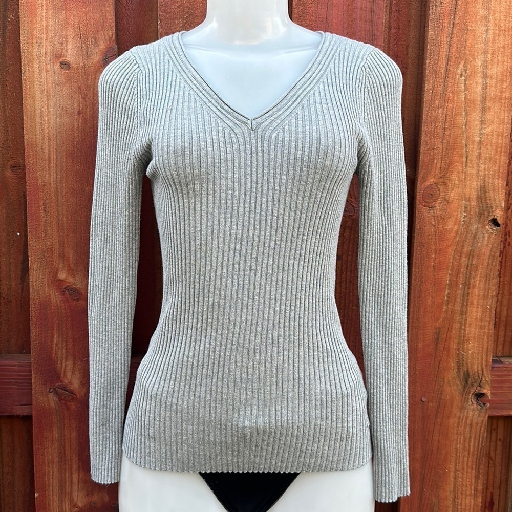 Pink Clover Grey Ribbed Knit Fitted V-Neck Long Sleeve Sweater Small S